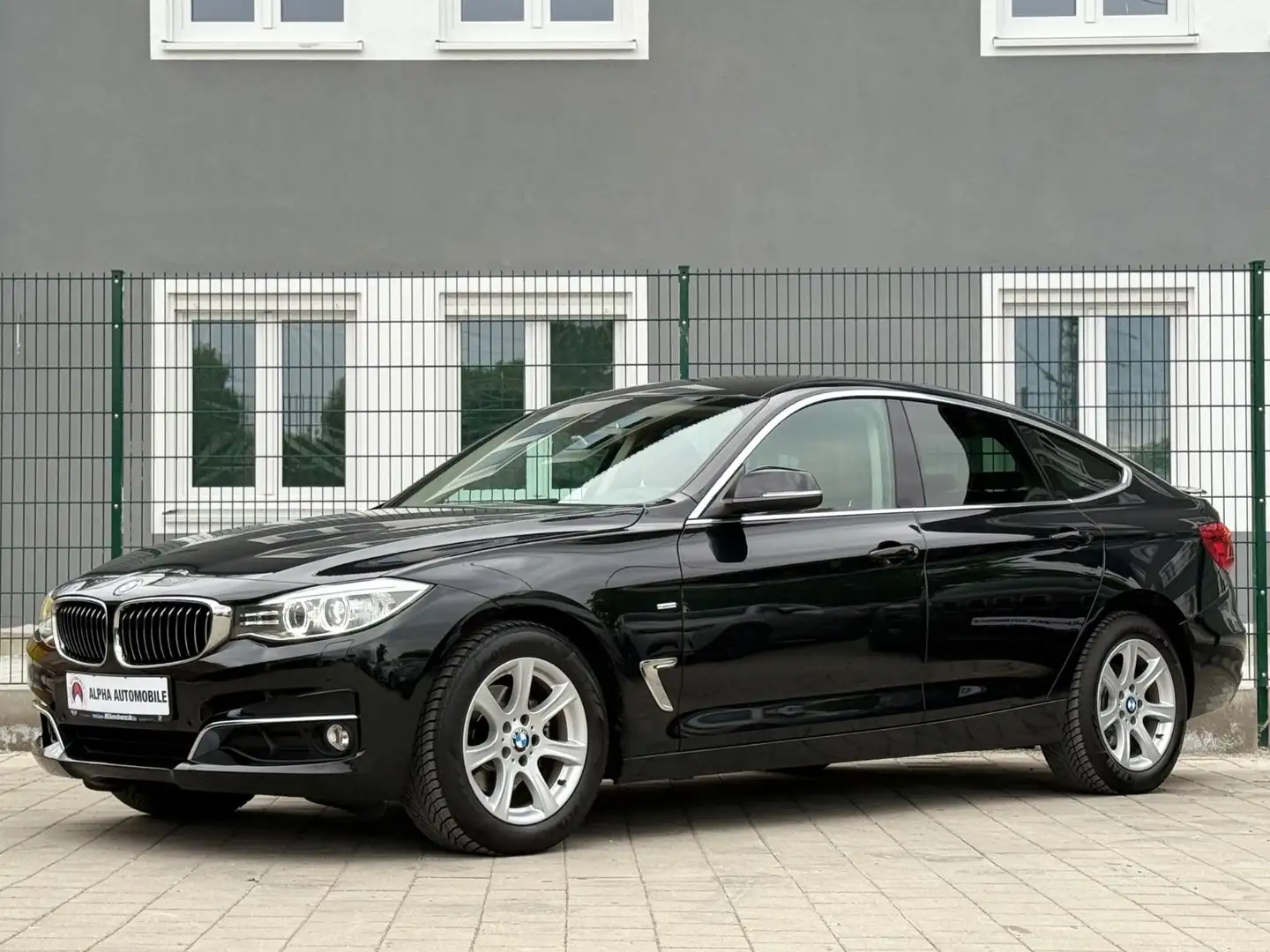 BMW 320 /Leder/Navi/ Xenon/Euro 6, Zwart - 1