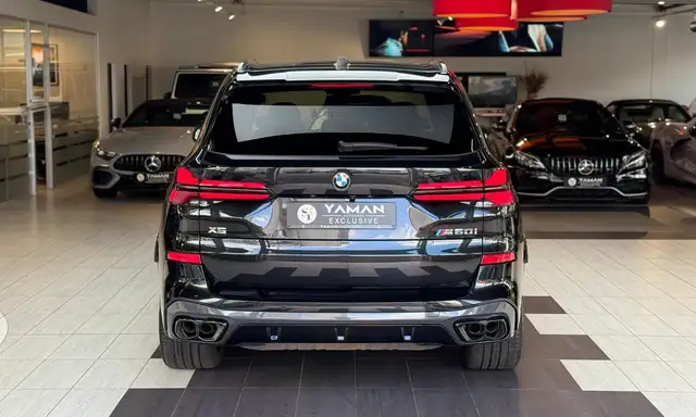 BMW X5 M view 8