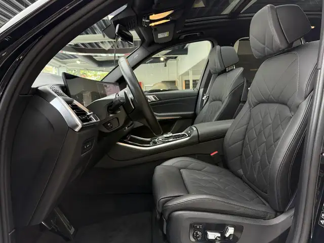 BMW X5 M view 13