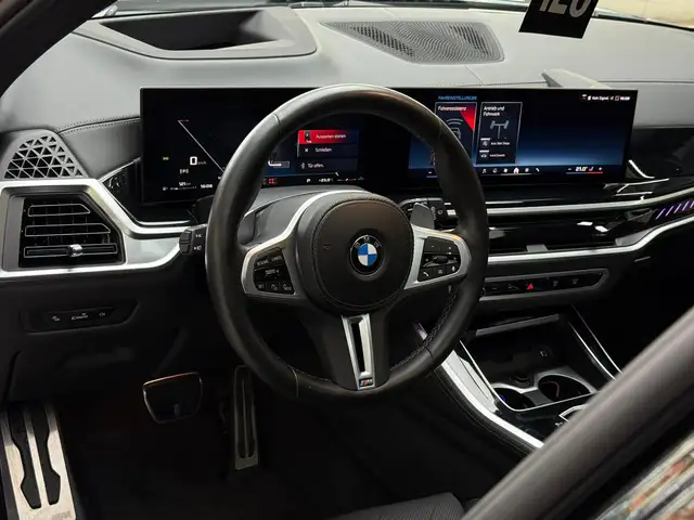 BMW X5 M view 14