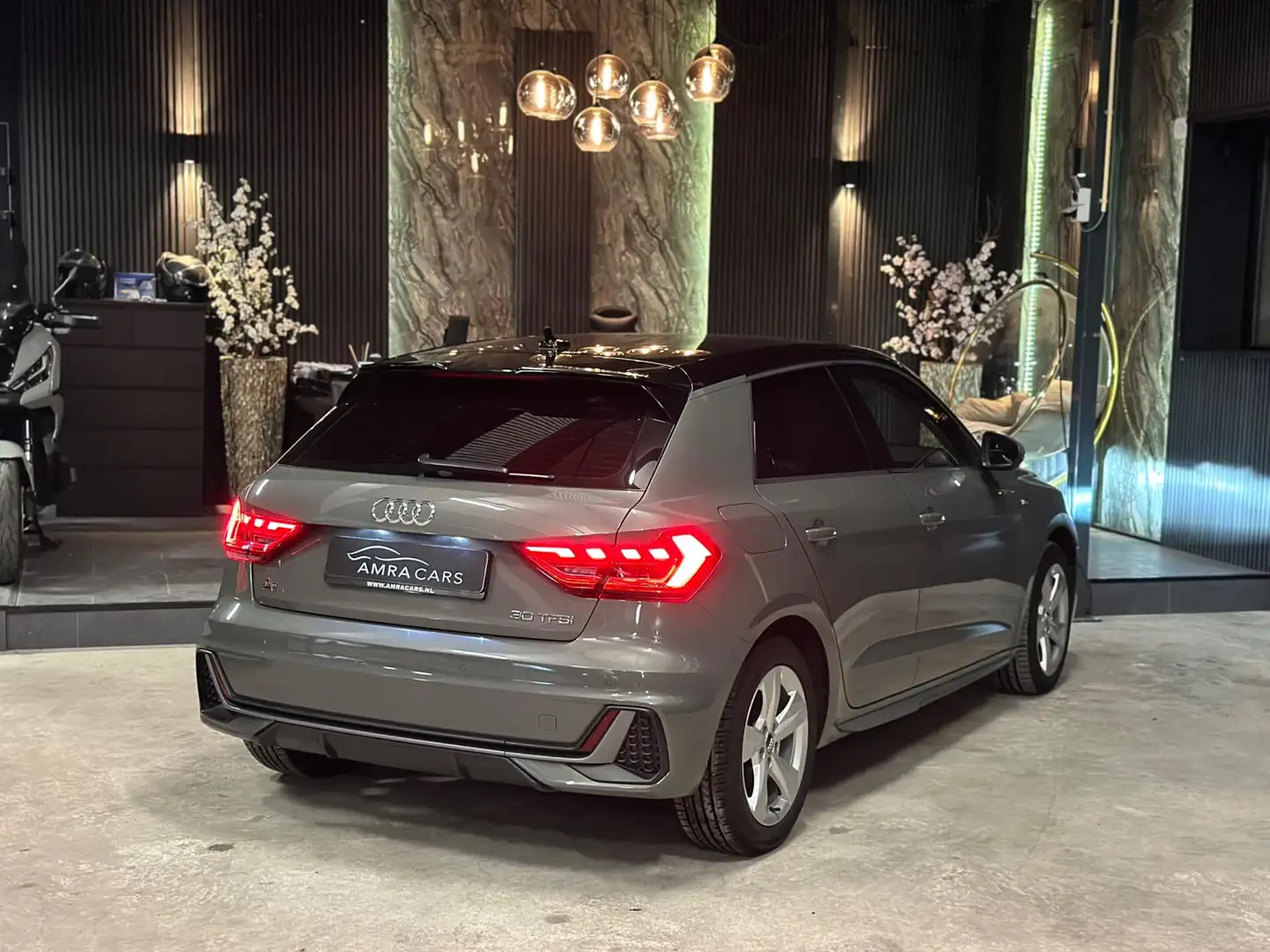 Audi A1 Sportback 30 TFSI S-Line|Automaat|Virtual|Stoelver Gris - 2