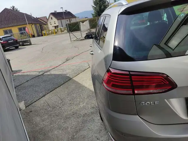 Volkswagen Golf view 10