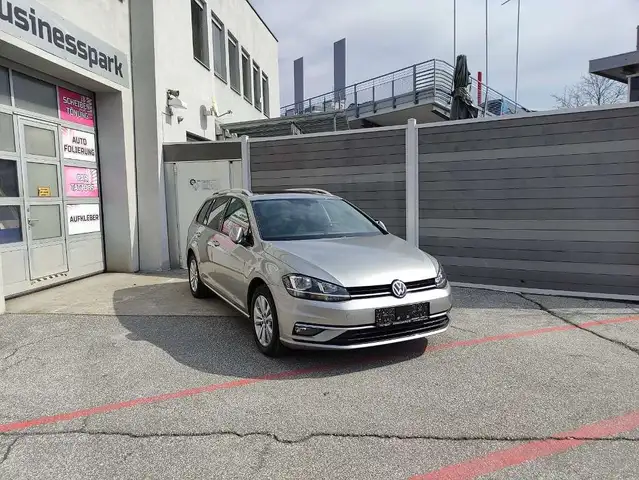Volkswagen Golf view 2