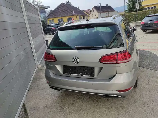 Volkswagen Golf view 9
