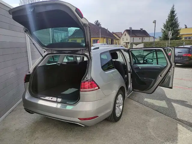 Volkswagen Golf view 14
