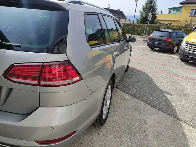 Volkswagen Golf view 11