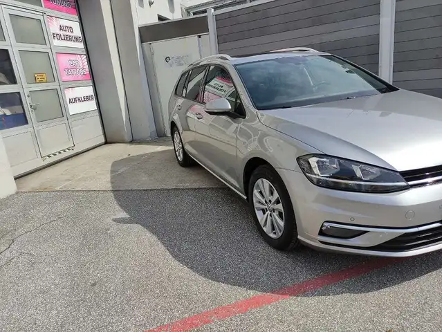 Volkswagen Golf view 4