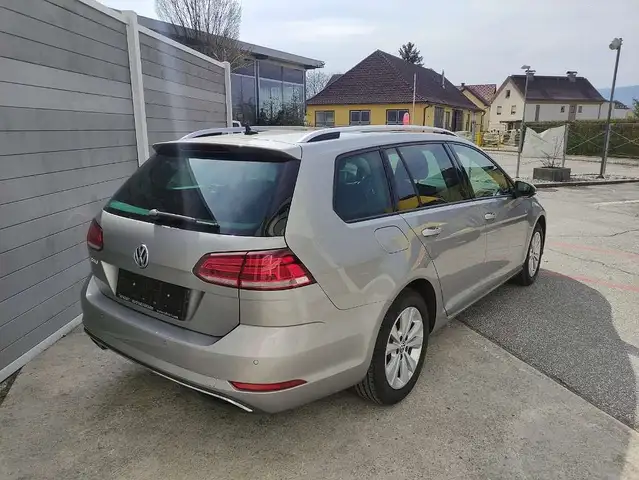 Volkswagen Golf view 8