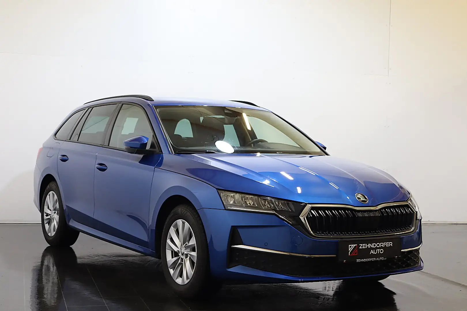 Skoda Octavia Kombi 2,0 TDI DSG | NEUES MODELL | AHK | LED | SHZ Blau - 2