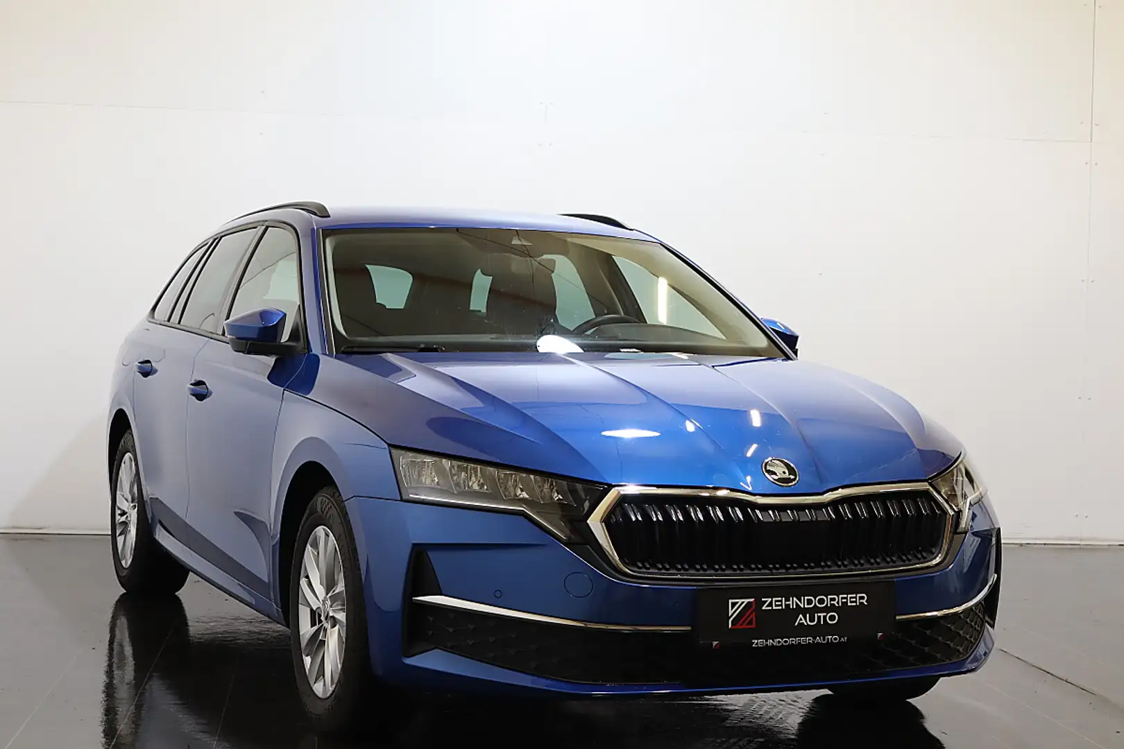 Skoda Octavia Kombi 2,0 TDI DSG | NEUES MODELL | AHK | LED | SHZ Blau - 1