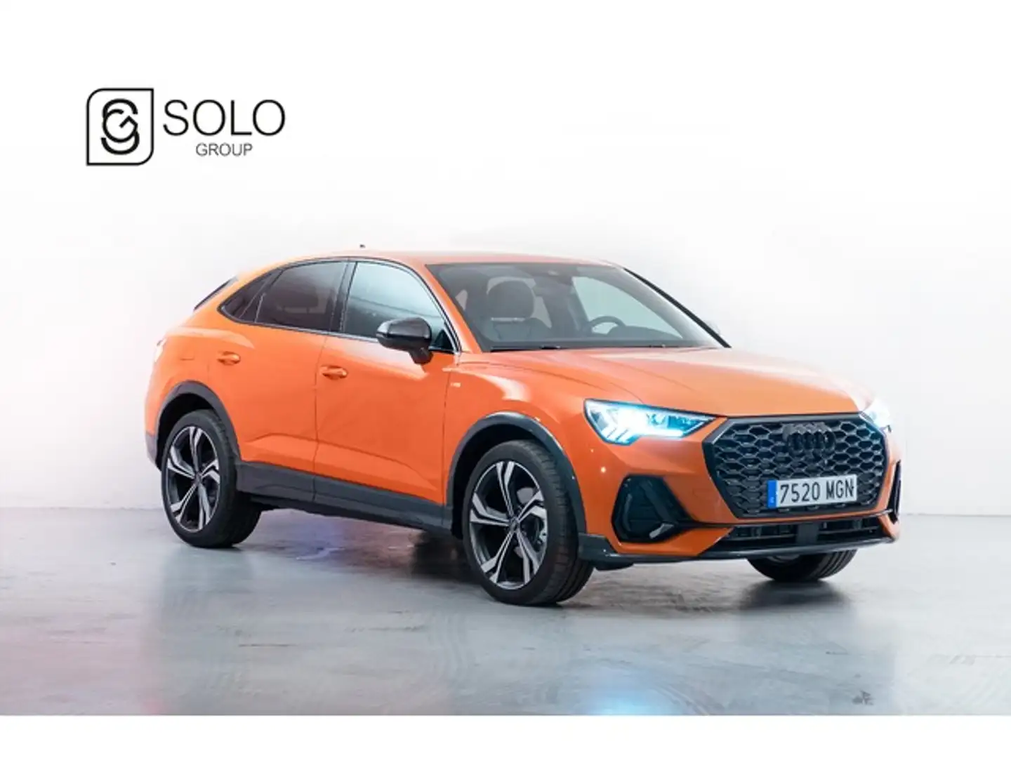 Audi Q3 Sportback 35 TFSI Black line S tronic Naranja - 1