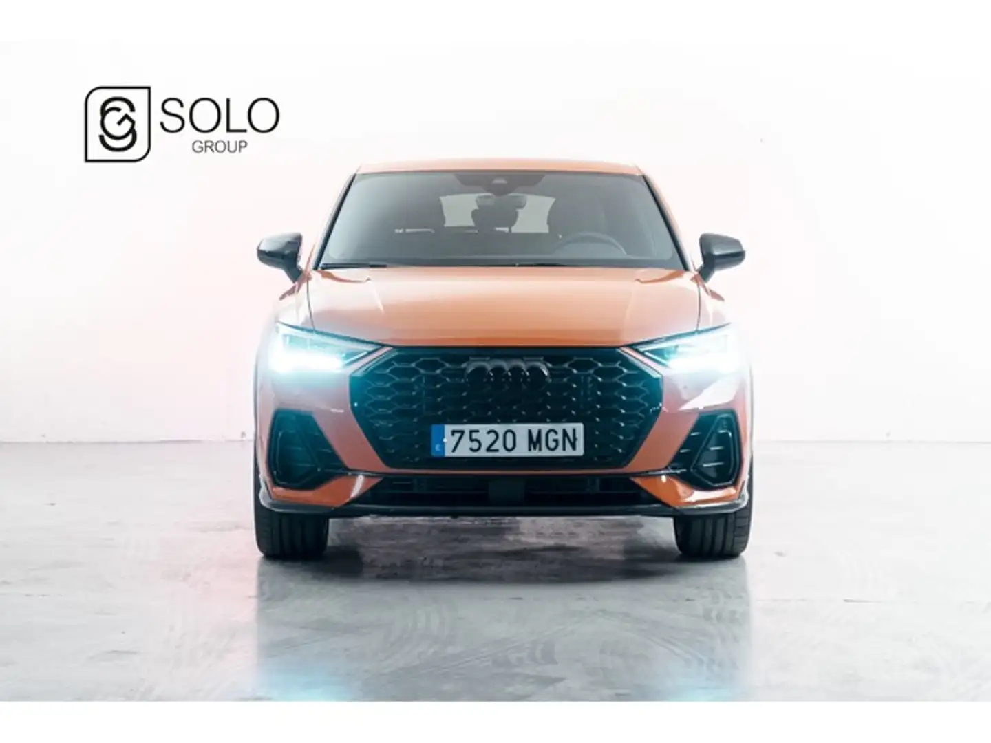 Audi Q3 Sportback 35 TFSI Black line S tronic Naranja - 2