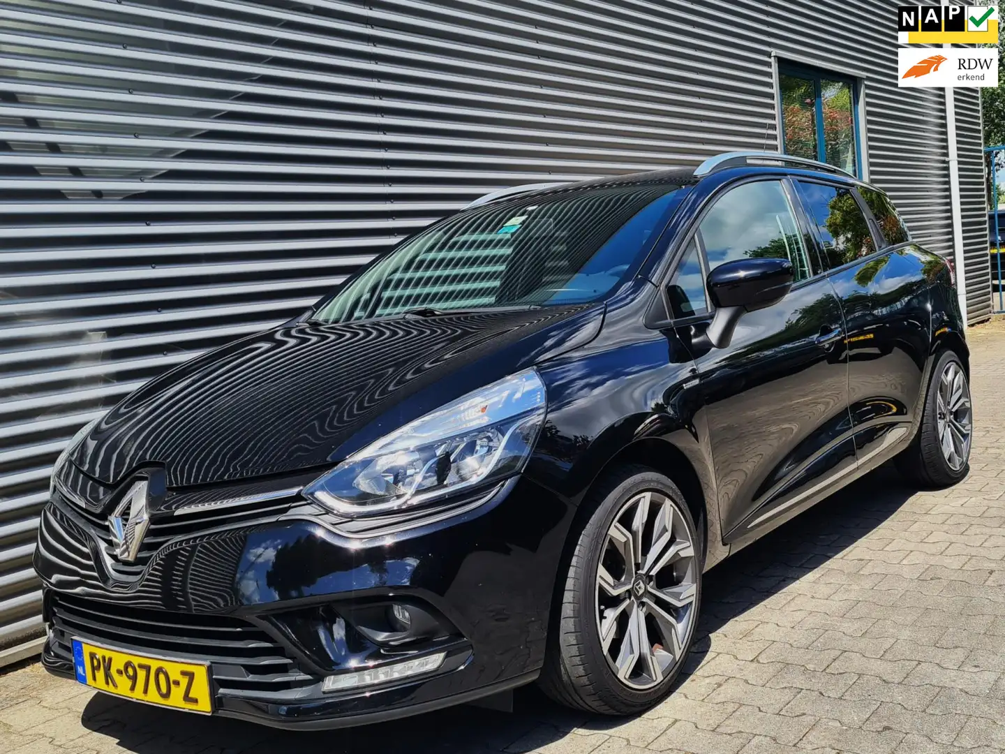 Renault Clio Estate 0.9 TCe Limited 08-2017 Zwart Metallic Zwart - 1