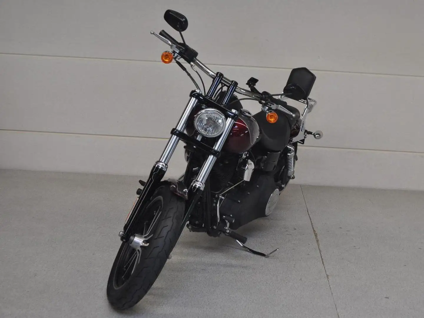 Harley-Davidson Dyna Street Bob Special Roşu - 2
