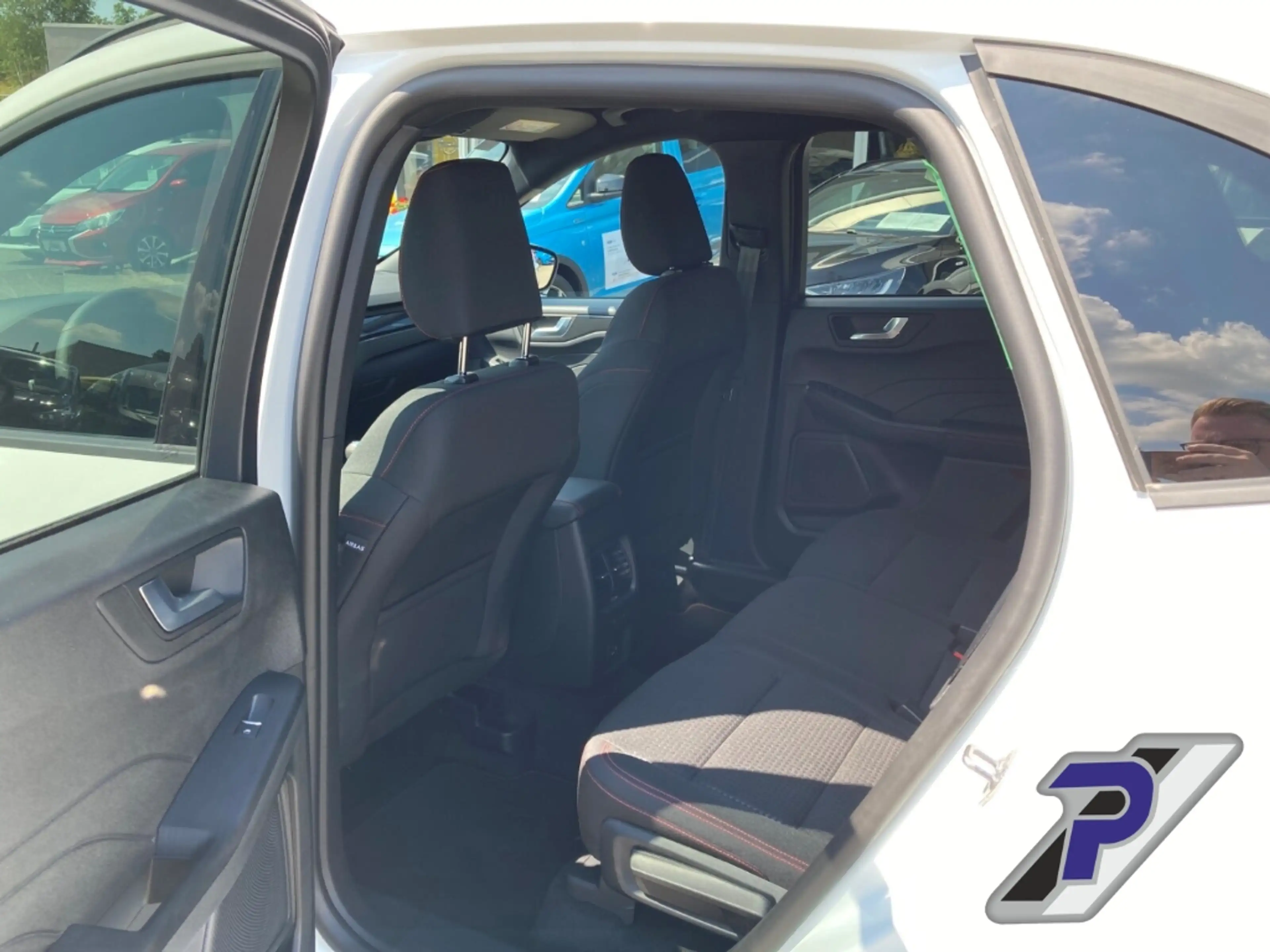 Ford Kuga ST-Line Navi HUD LED KURVENLICHT ACC ELEK:HECKKLAP — photo 13