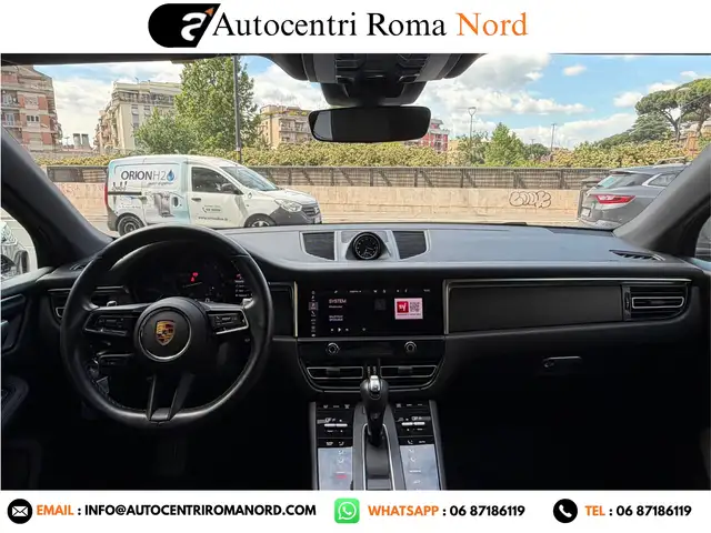 Porsche Macan view 5