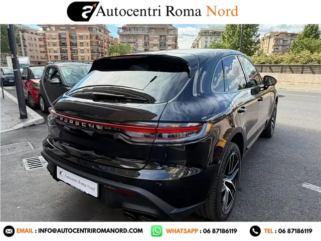 Porsche Macan view 12