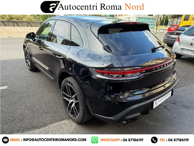 Porsche Macan view 10