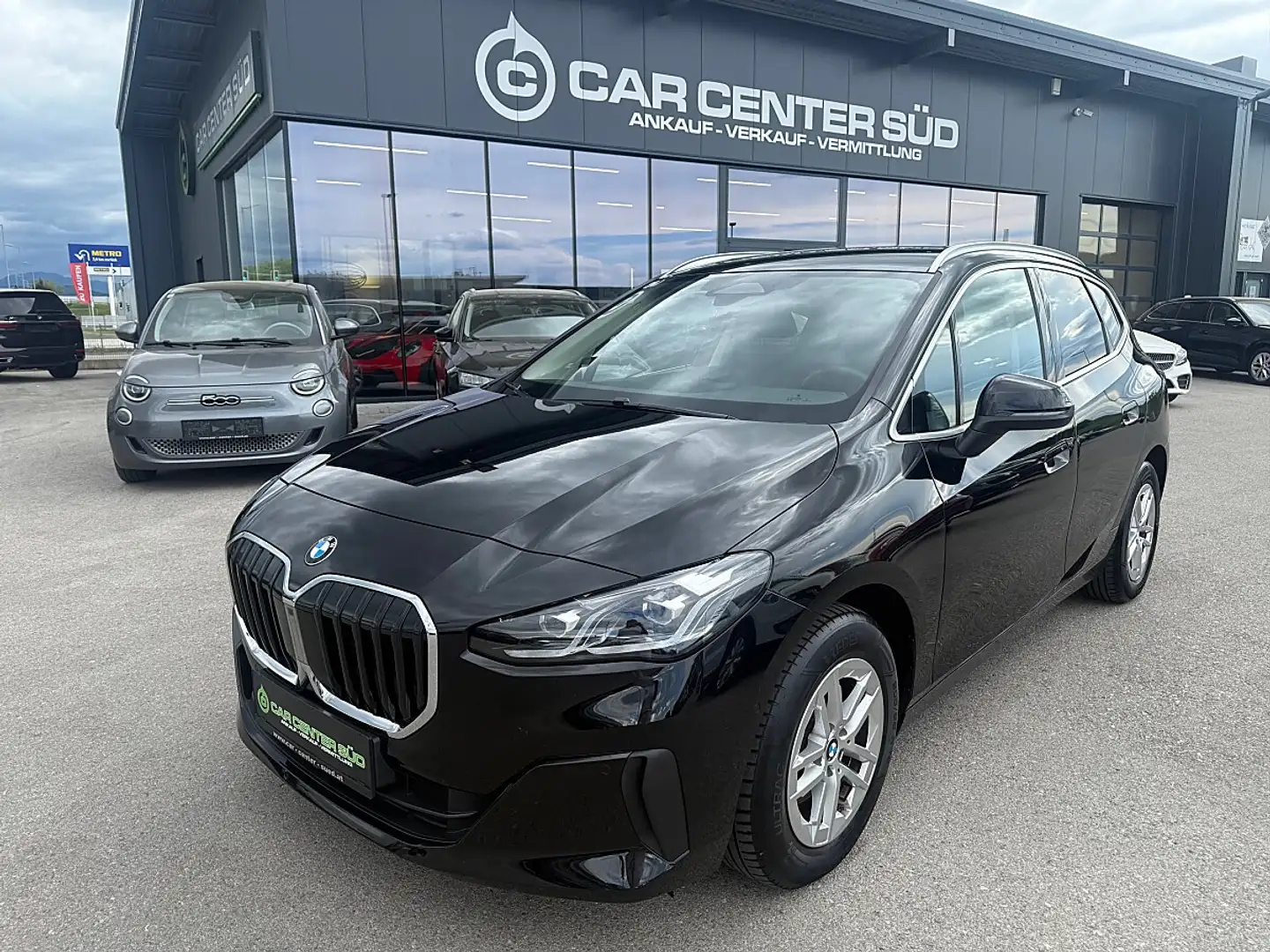 BMW 220 i Active Tourer 48 V Aut. Schwarz - 1