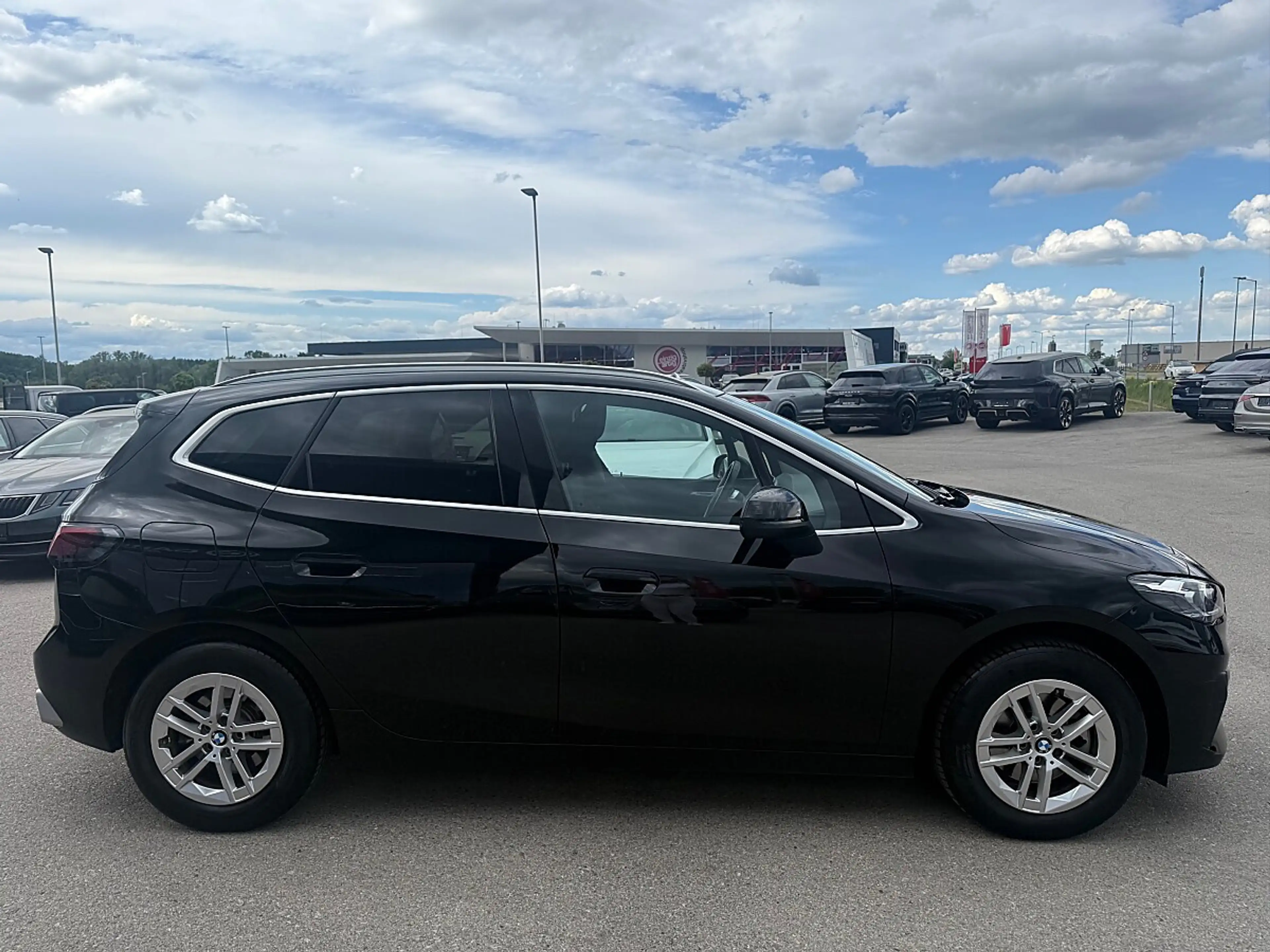 BMW 220 i Active Tourer 48 V Aut. — photo 4