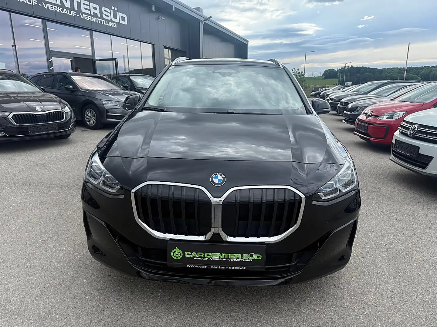 BMW 220 i Active Tourer 48 V Aut. Schwarz - 2