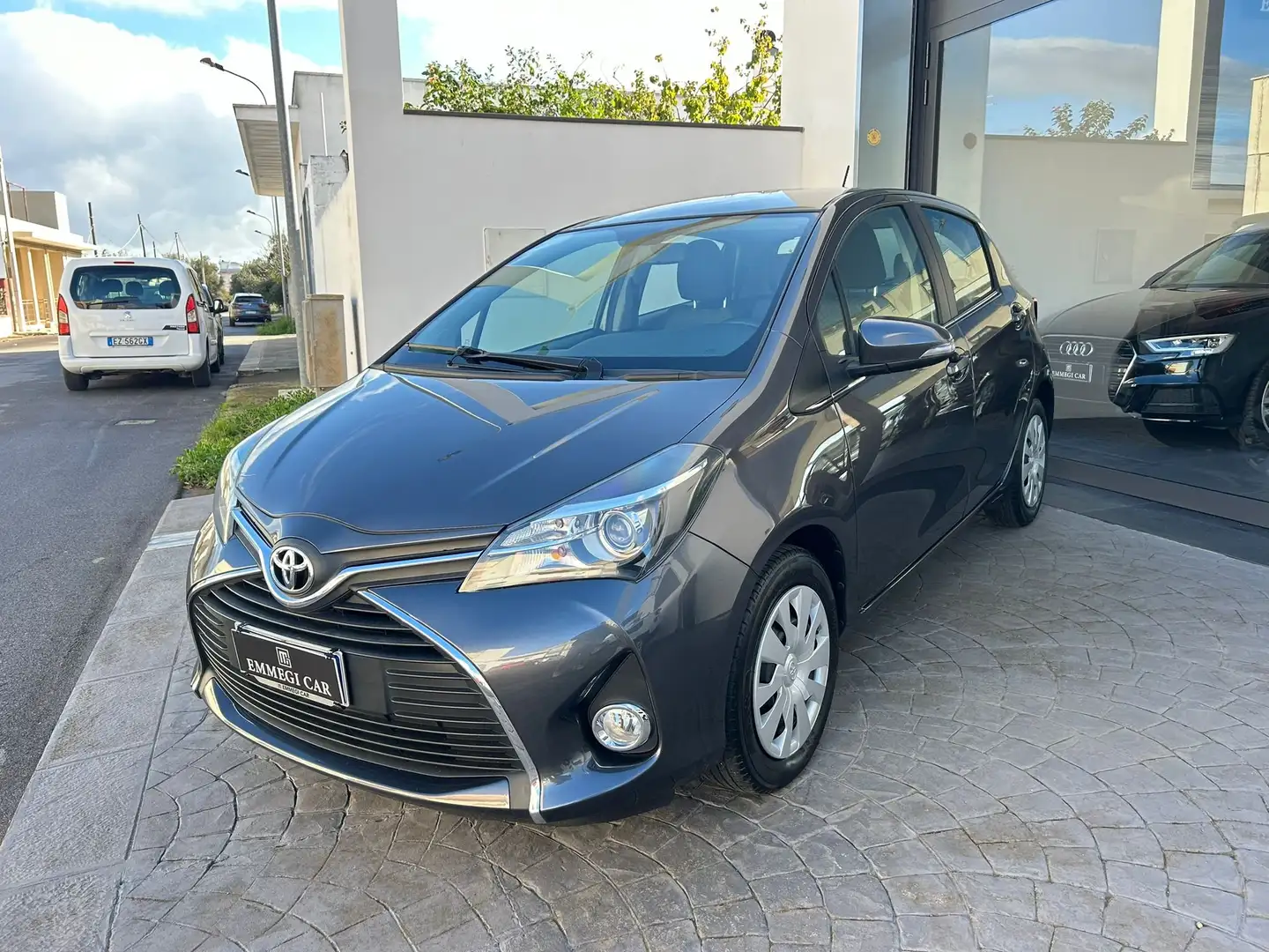 Toyota Yaris 1.0 51Kw 5P LOUNGE RET-2015 Grigio - 2