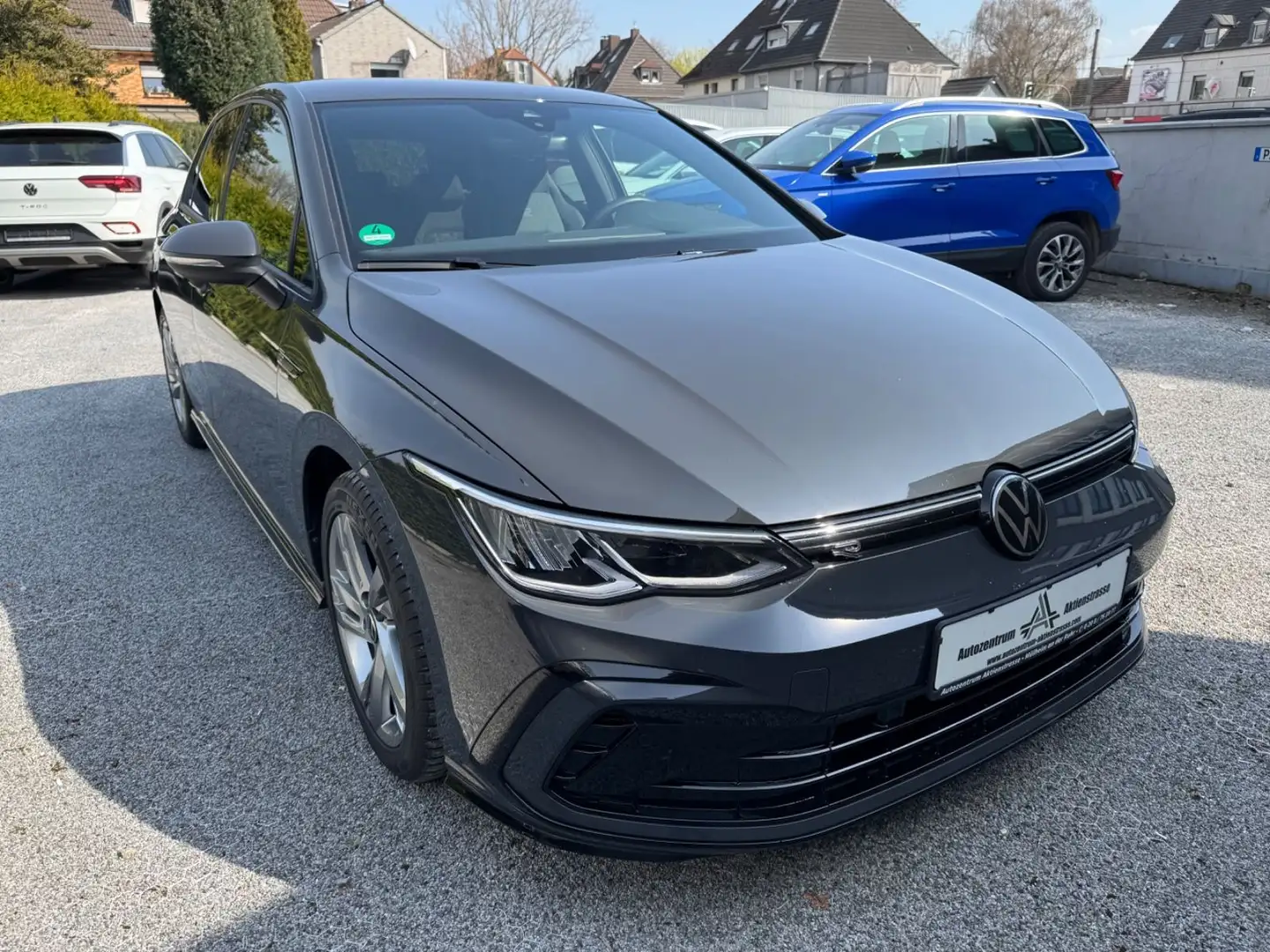 Volkswagen Golf VIII Lim. R-Line We Connect LED Digital Ta. Grau - 2