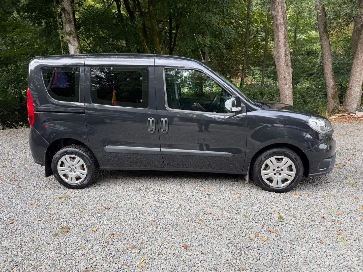 Fiat Doblo Doblò 1.3 Kombi Schwarz - 2
