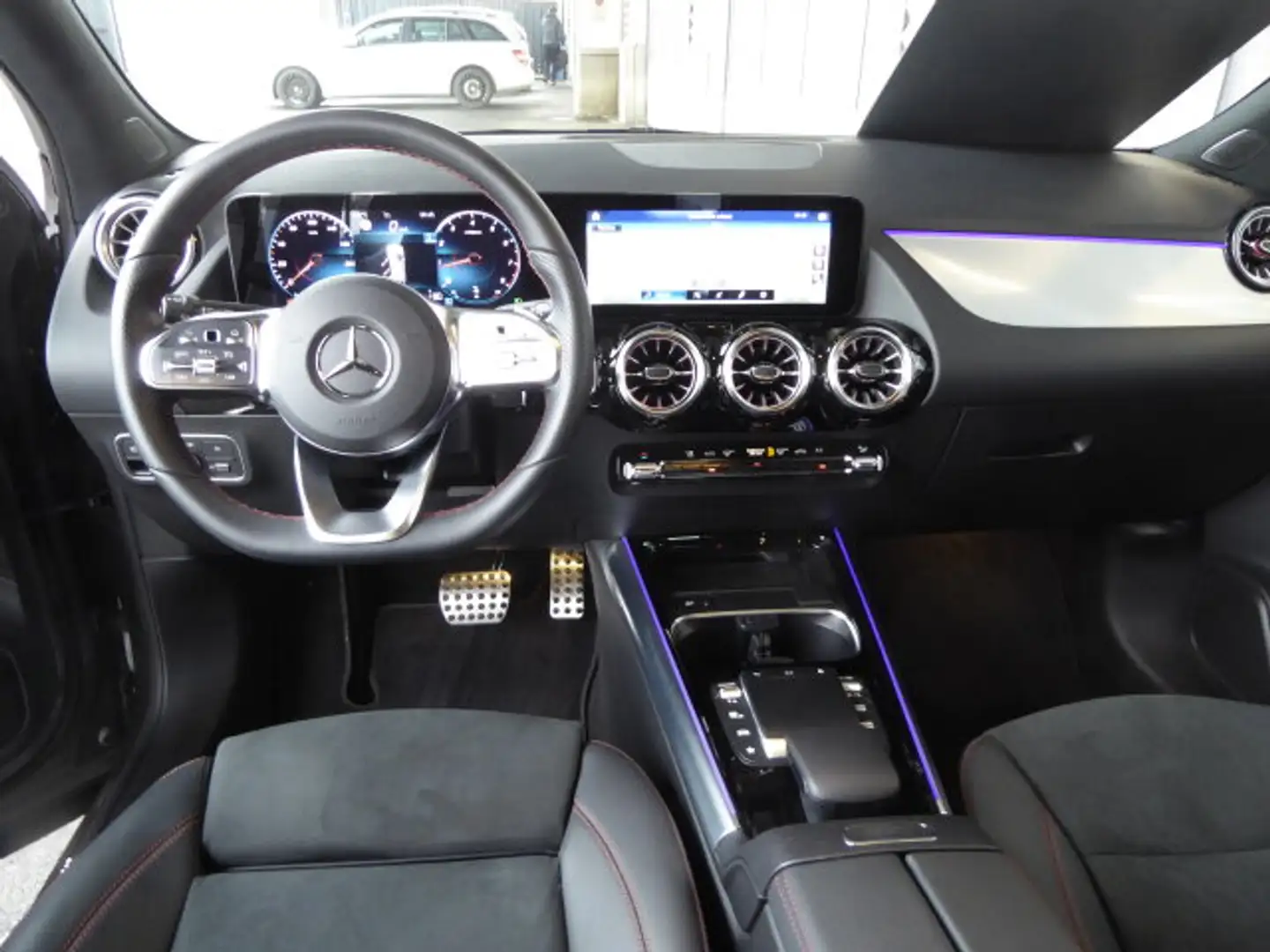 Mercedes-Benz GLA 200 GLA 200 AMG Night AHK LED Navi DAB Augm.-Real. Gris - 2