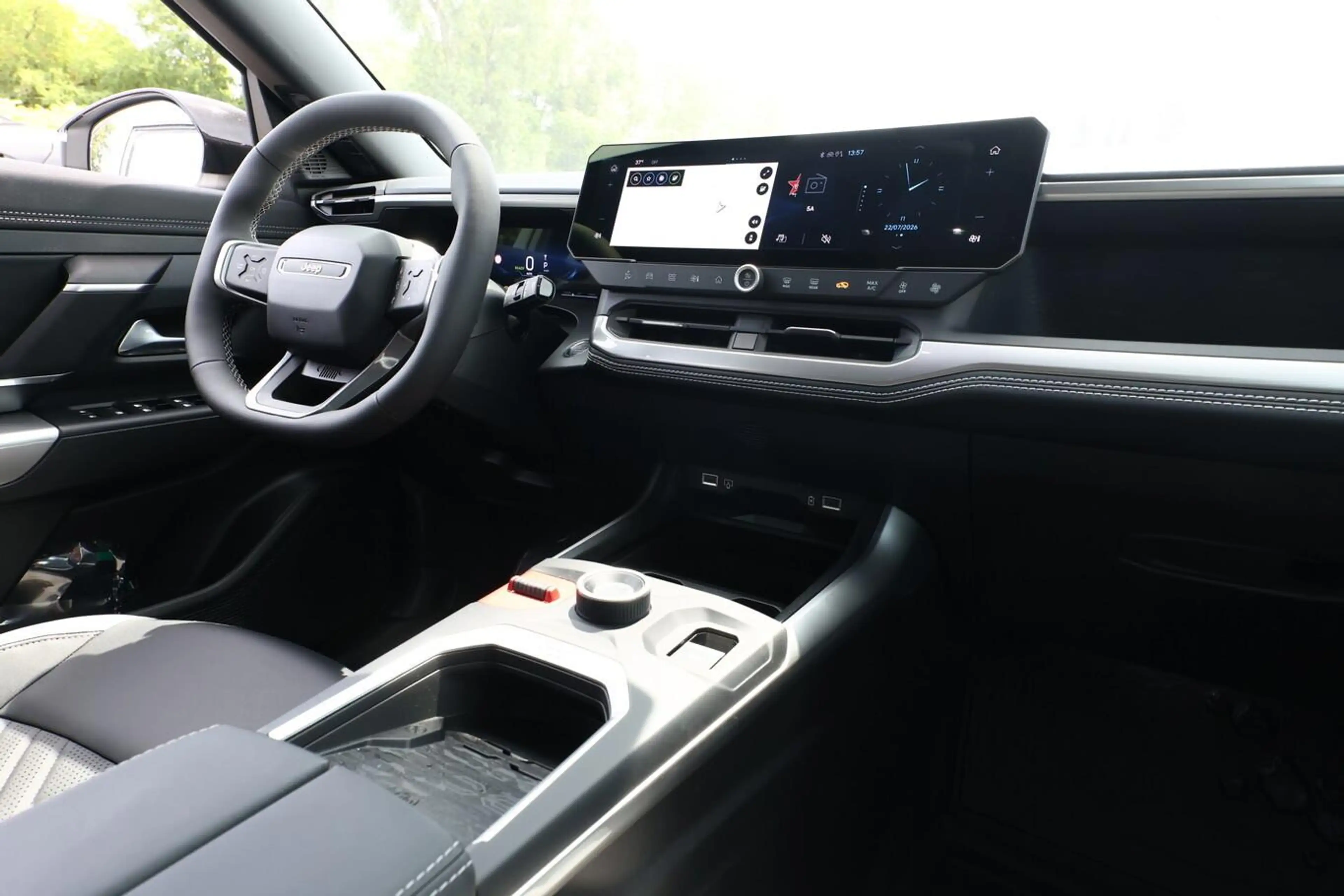 Jeep Compass First Edition 74kWh Nav HUD Focal Matrix 157 kW... — photo 9