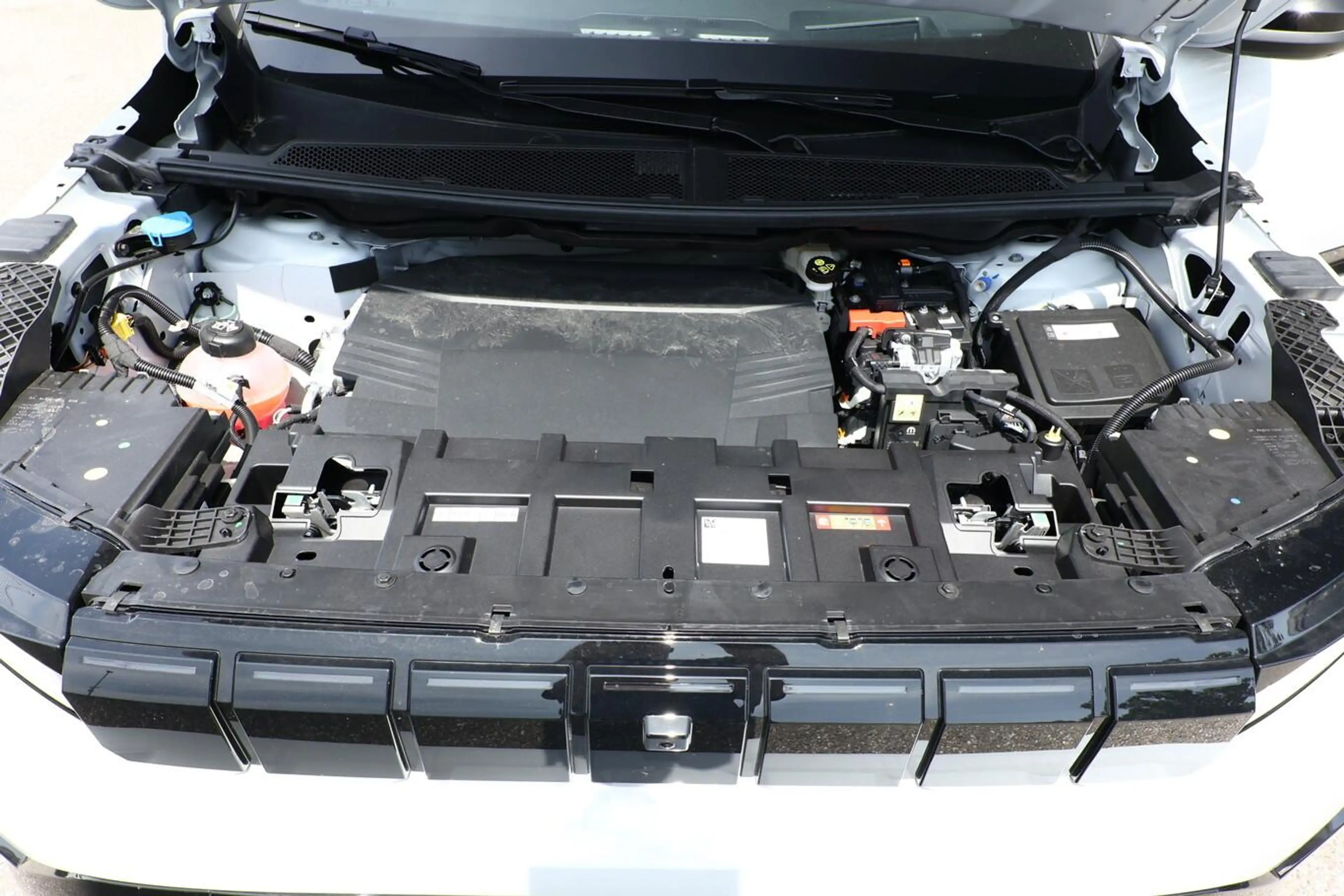 Jeep Compass First Edition 74kWh Nav HUD Focal Matrix 157 kW... — photo 12
