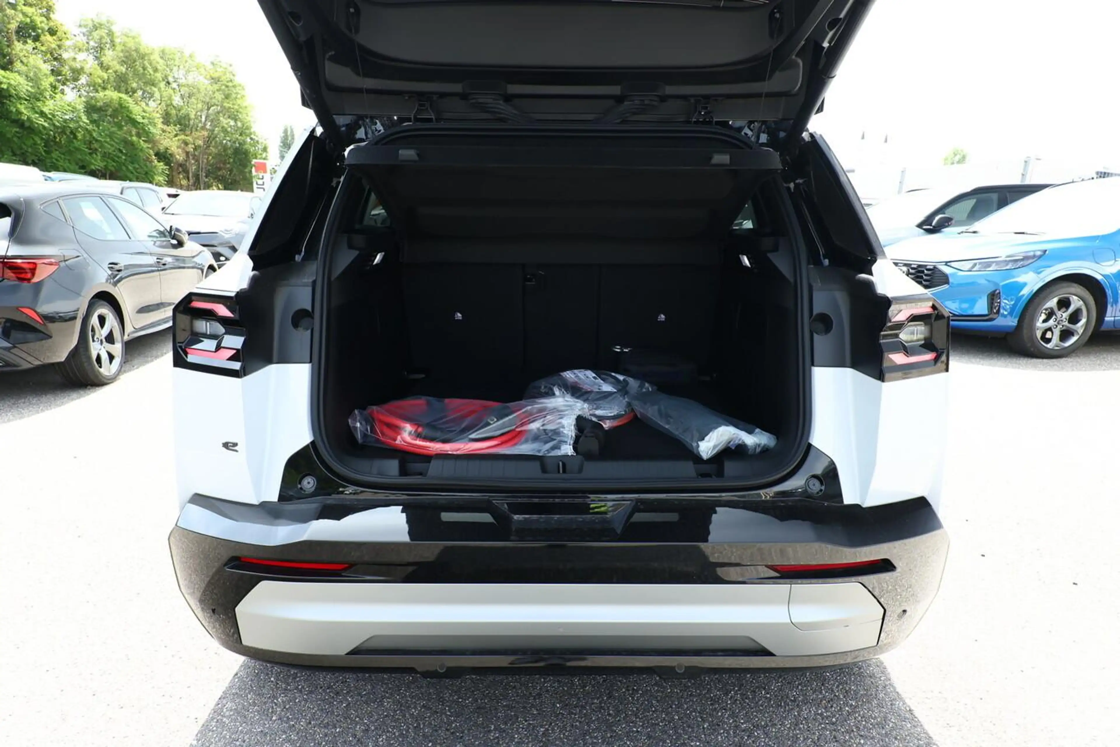 Jeep Compass First Edition 74kWh Nav HUD Focal Matrix 157 kW... — photo 11