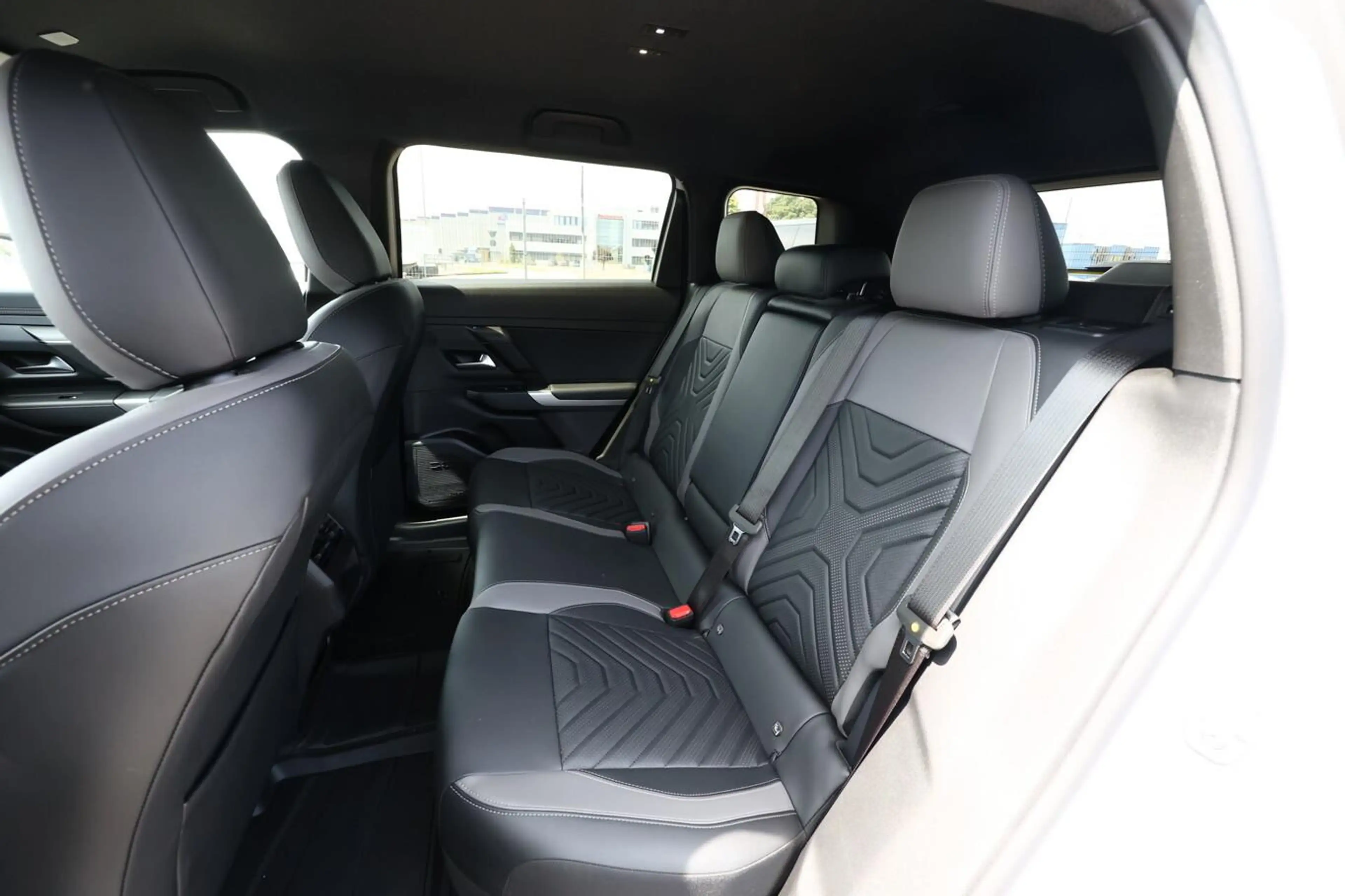 Jeep Compass First Edition 74kWh Nav HUD Focal Matrix 157 kW... — photo 10