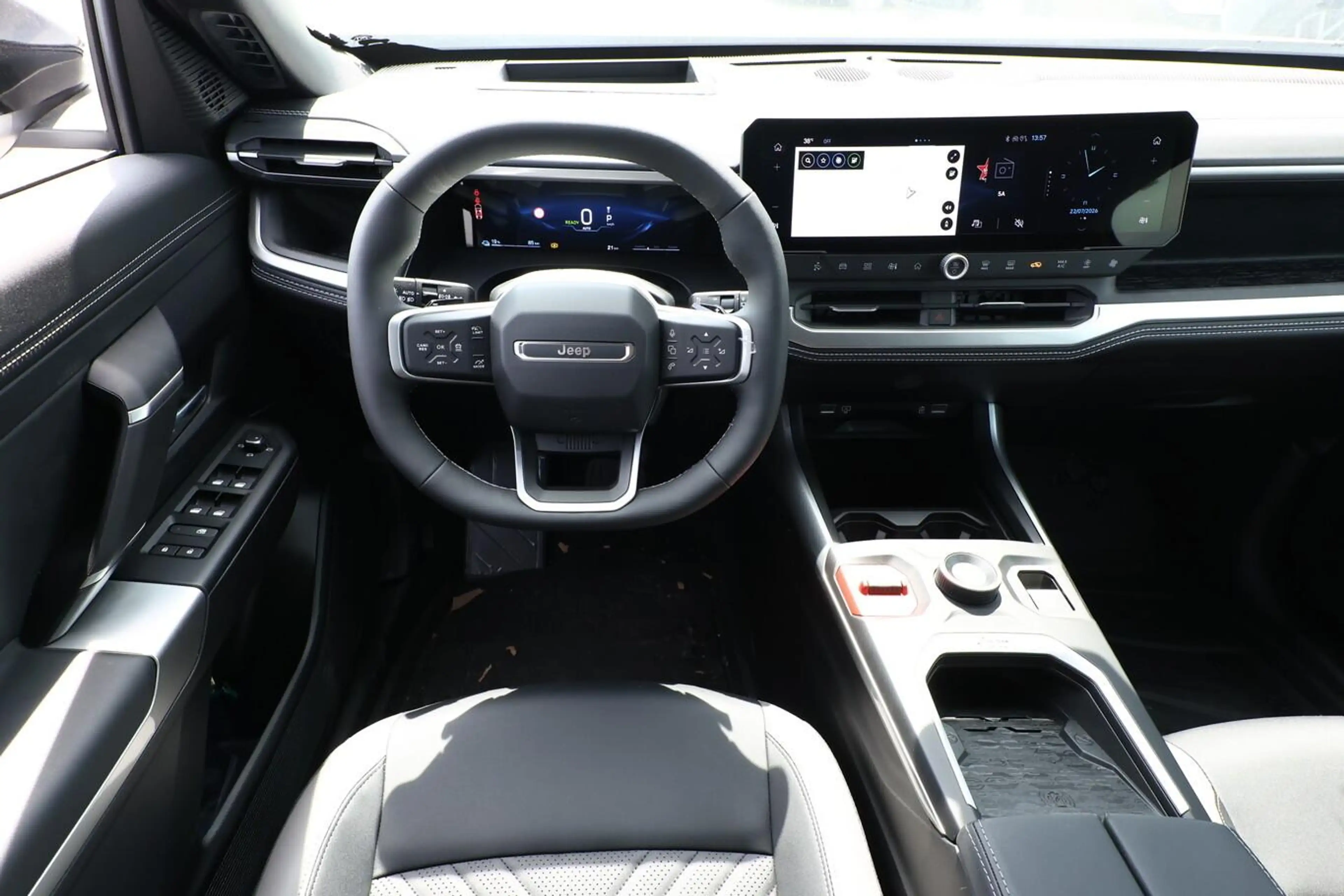 Jeep Compass First Edition 74kWh Nav HUD Focal Matrix 157 kW... — photo 7