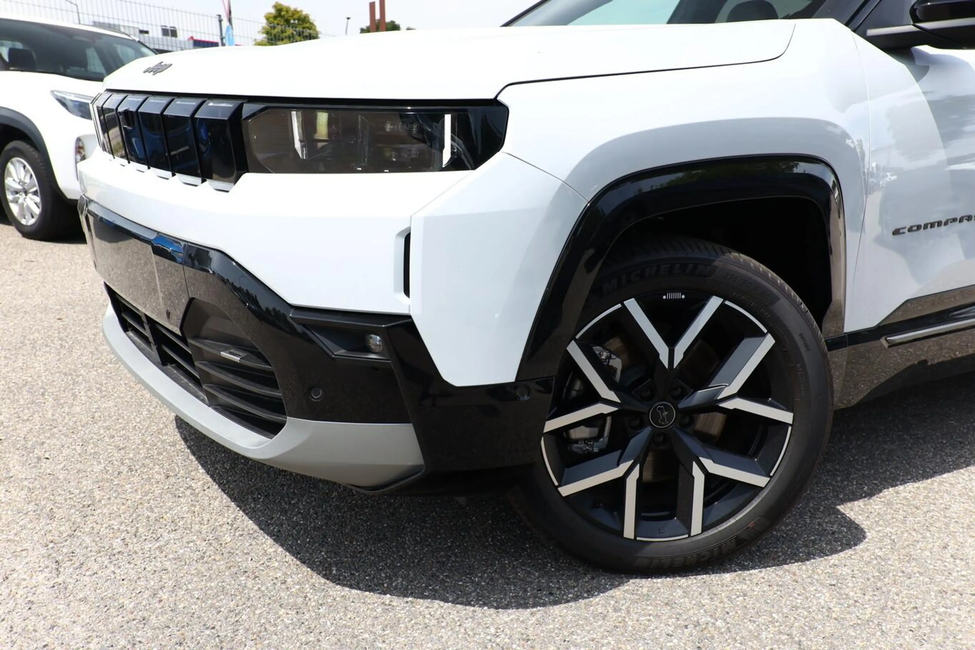 Jeep Compass First Edition 74kWh Nav HUD Focal Matrix 157 kW... — photo 5