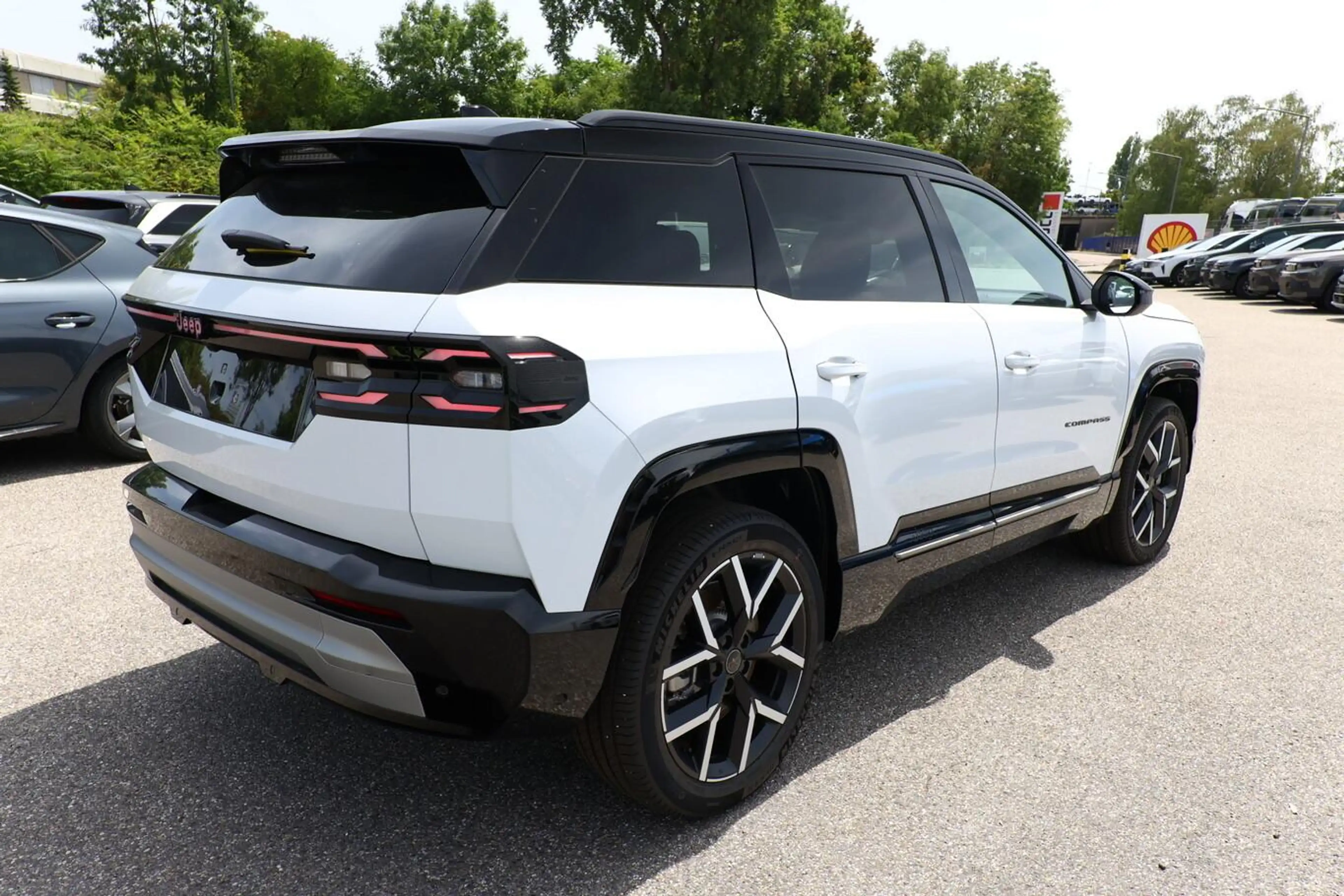 Jeep Compass First Edition 74kWh Nav HUD Focal Matrix 157 kW... — photo 3