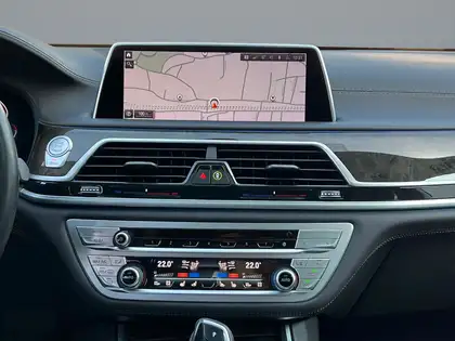 Annonce voiture d'occasion BMW 740 - CARADIZE