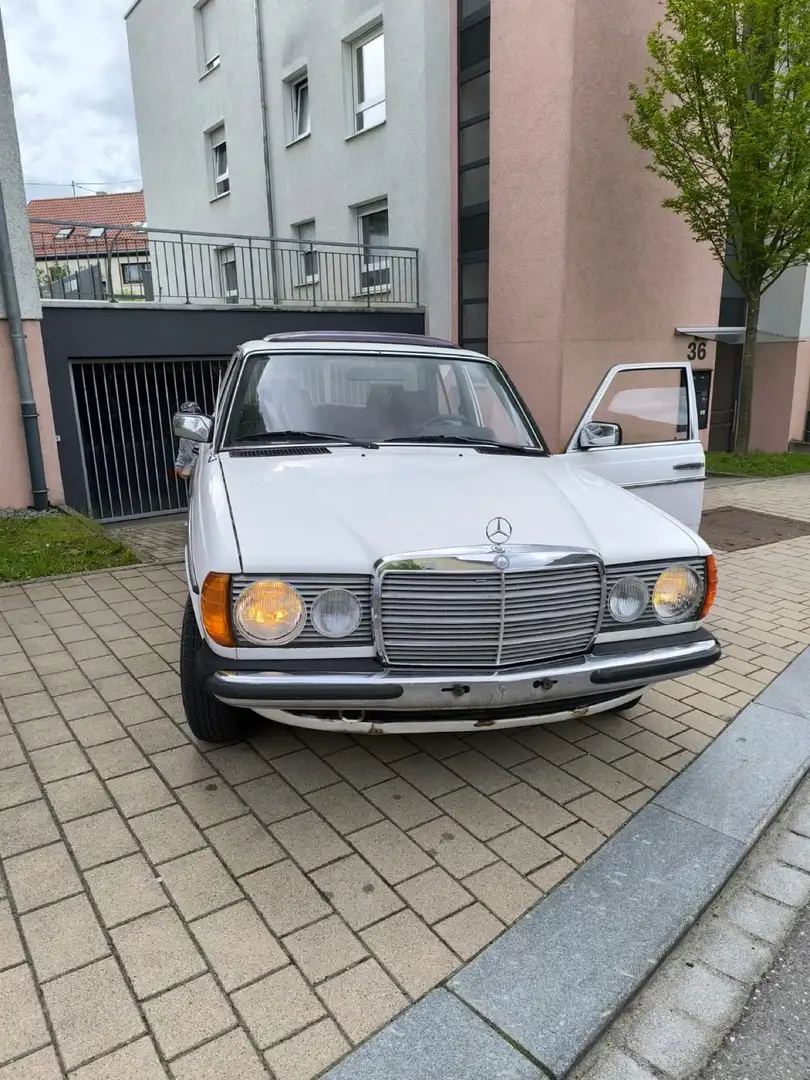 Mercedes-Benz 240 D Blanc - 2