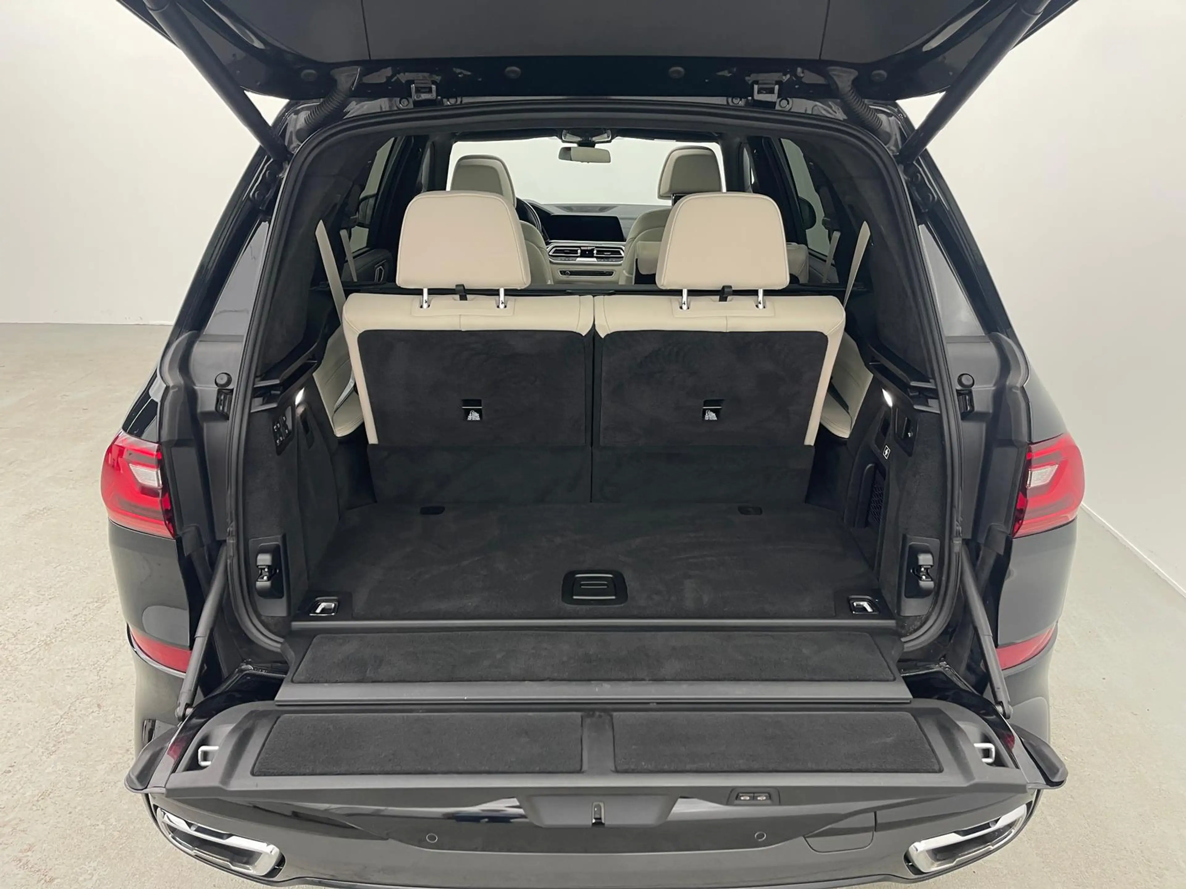 BMW X7 xDrive 40 d M Sport SKY*PANO*AHK*HUD*MASSAGE* — photo 10