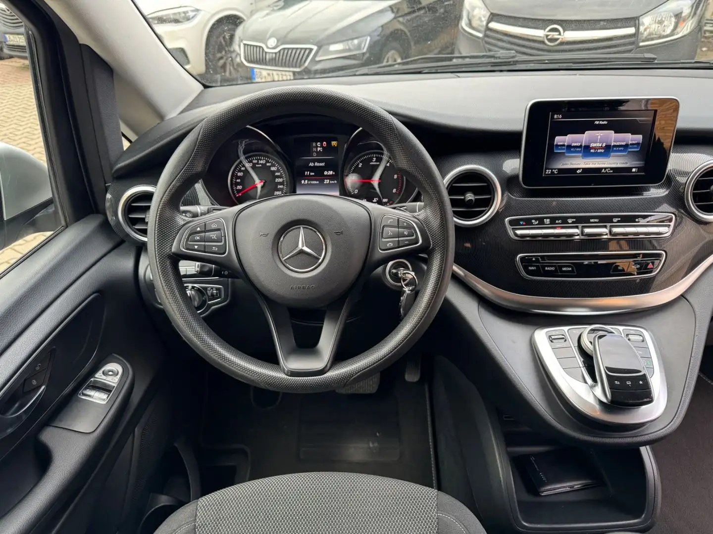 Mercedes-Benz V 220 Lang 8-Sitzer+CAM+Temp+WR+PDC+NAVI Argent - 2