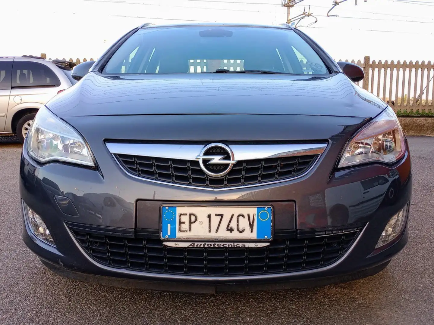 Opel Astra Astra IV 2010 5p 1.4 Cosmo 100cv Grigio - 2