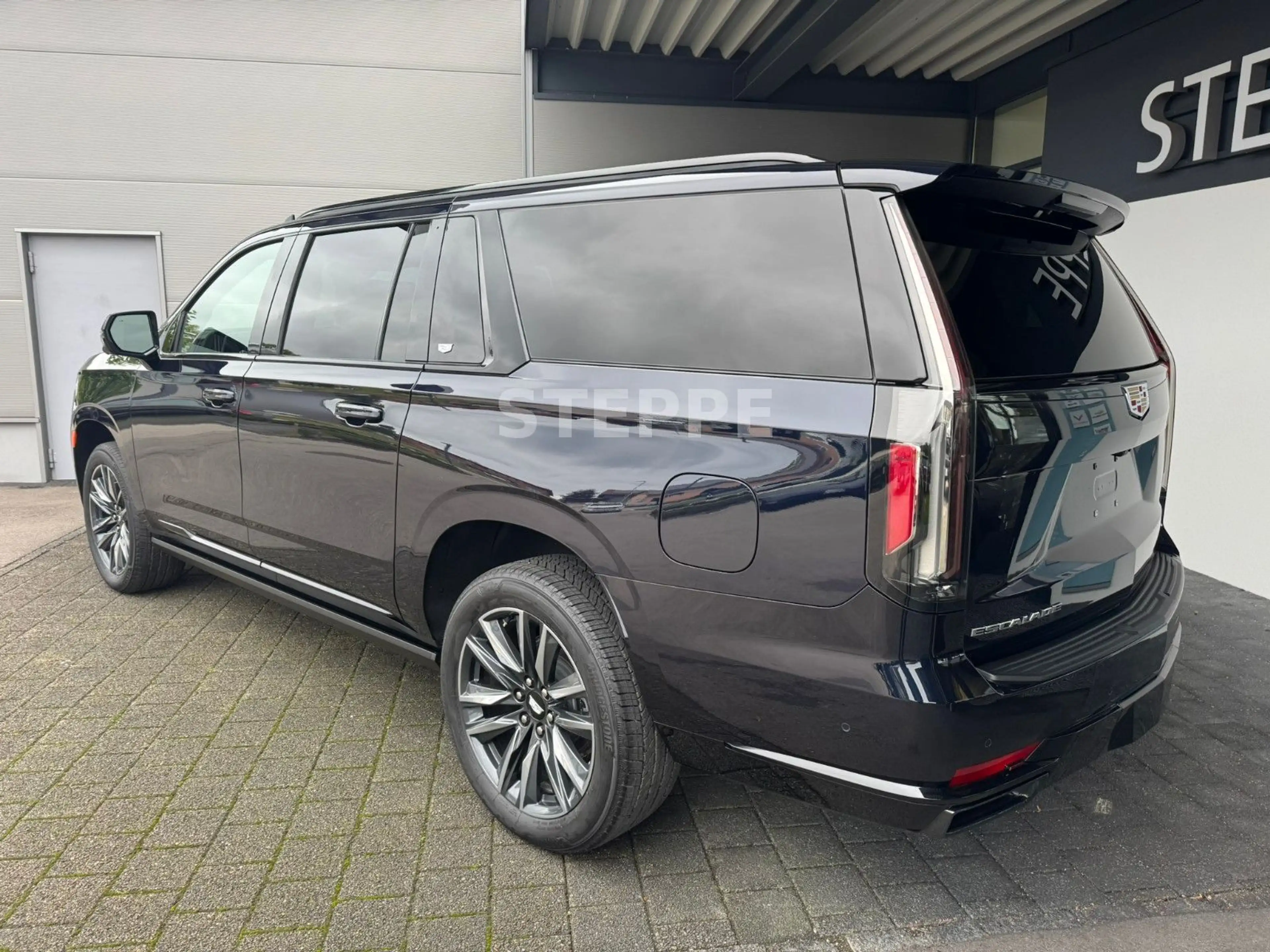 Cadillac Escalade 6.2 V8 ESV Sport Platinum EU-Navi AHK — photo 5