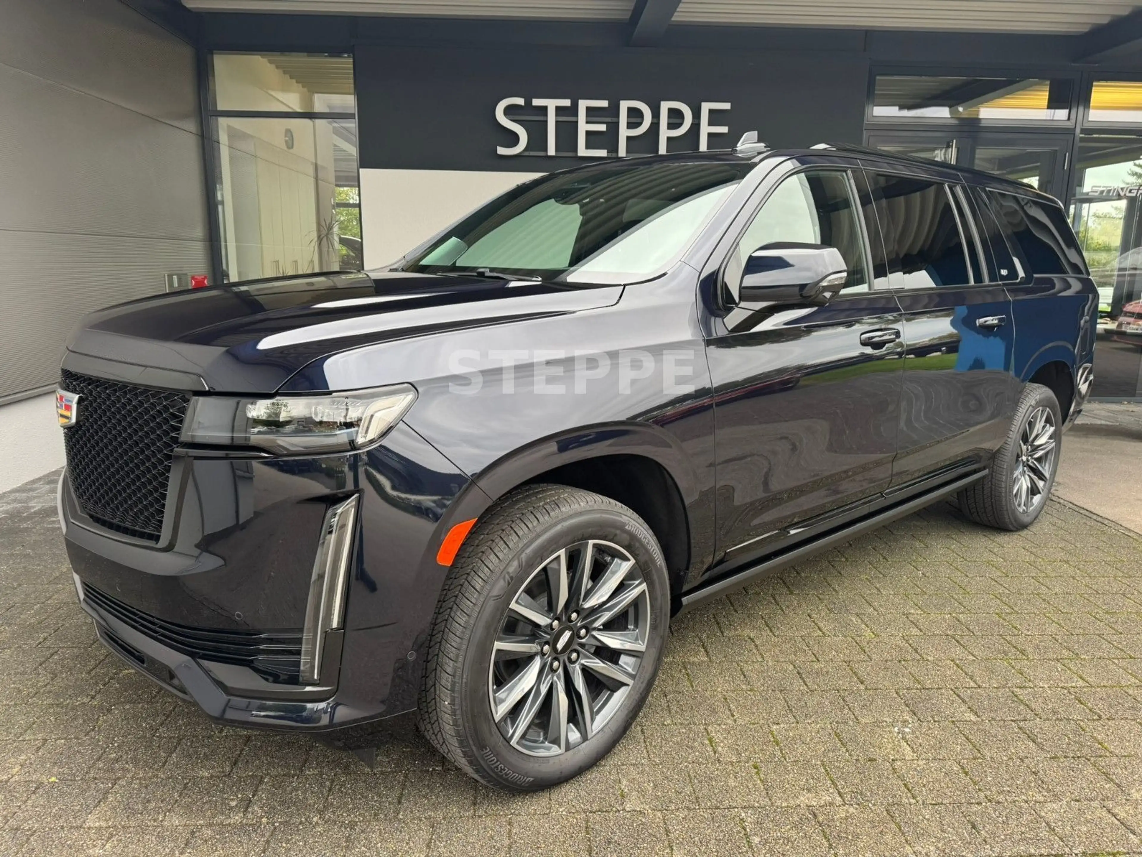 Cadillac Escalade 6.2 V8 ESV Sport Platinum EU-Navi AHK — photo 3