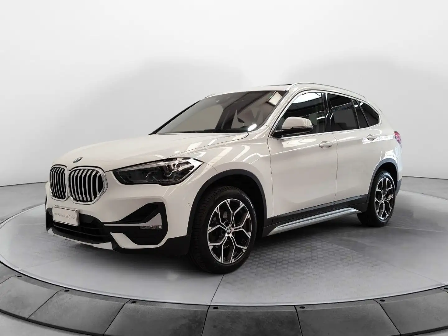 BMW X1 sDrive16d xLine Bianco - 1