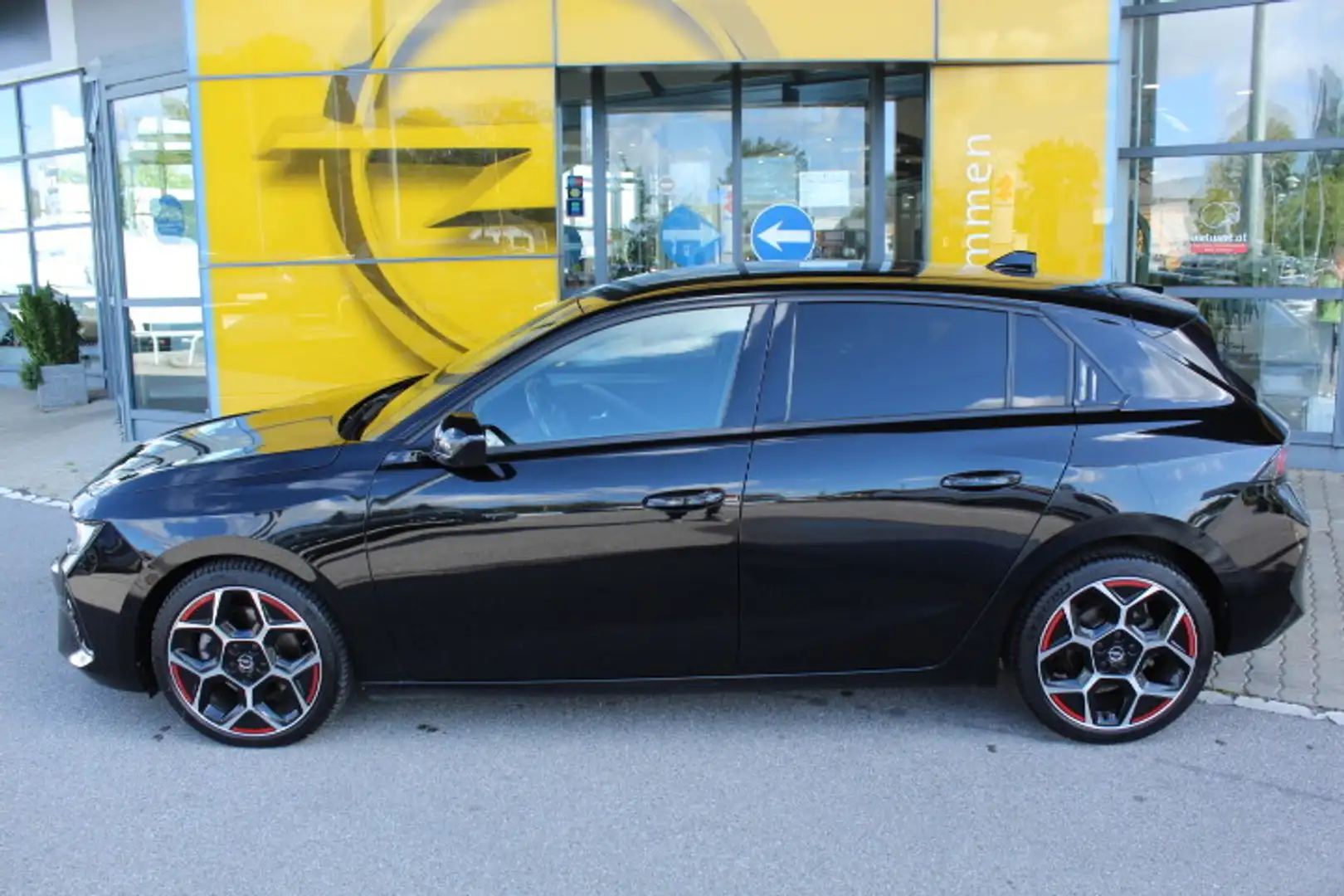 Opel Astra 1,5 CDTI GS Line Aut. Schwarz - 2