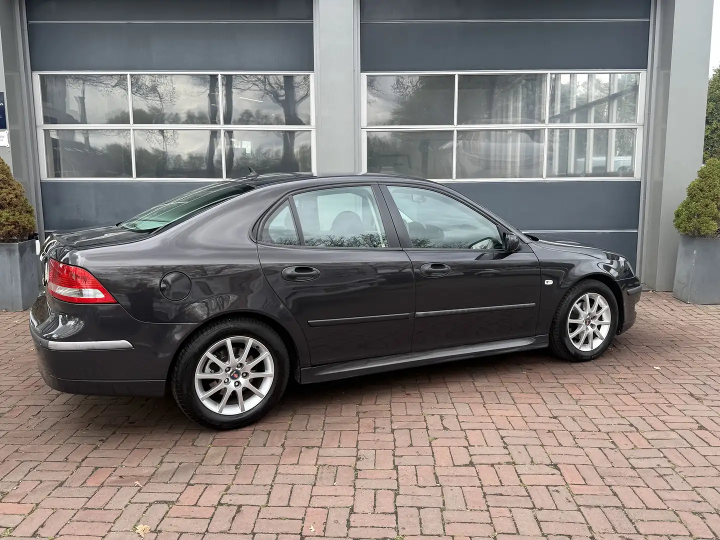 Saab 9-3 Sport Sedan 1.8t Linear Business Bj 2004 Yongtimer Zwart - 2