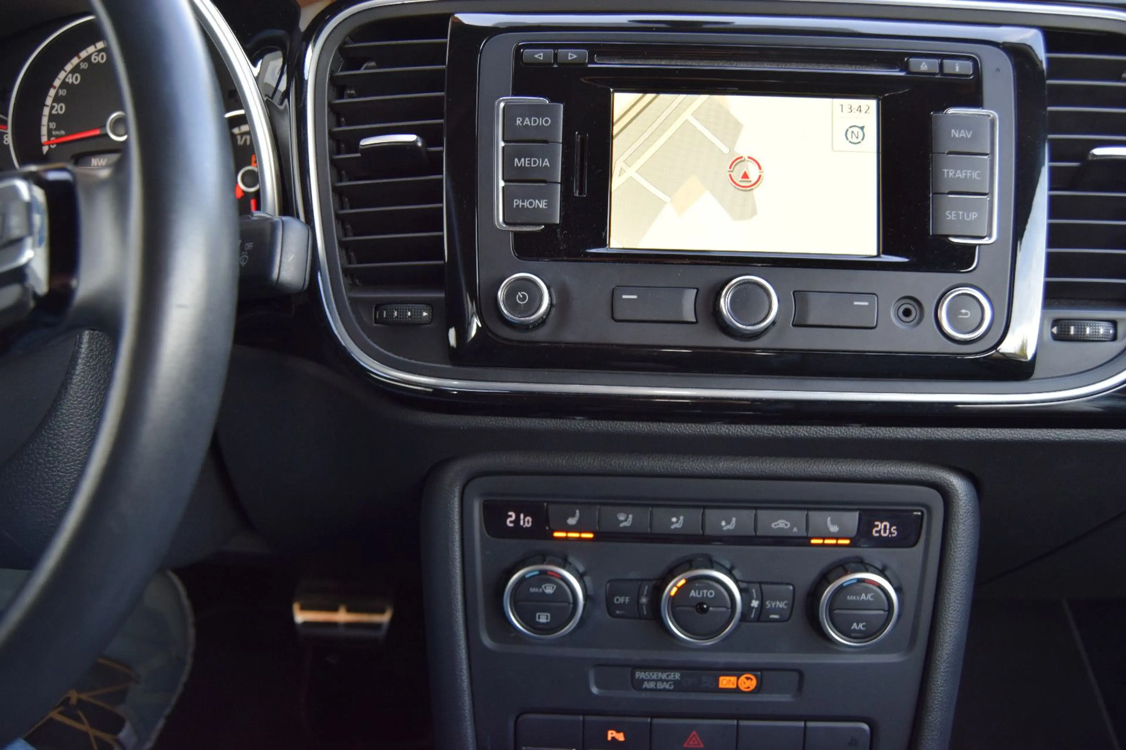 Volkswagen Beetle Cab, Exclusive Sport!AUTOMATIK!Navi,Leder — photo 12