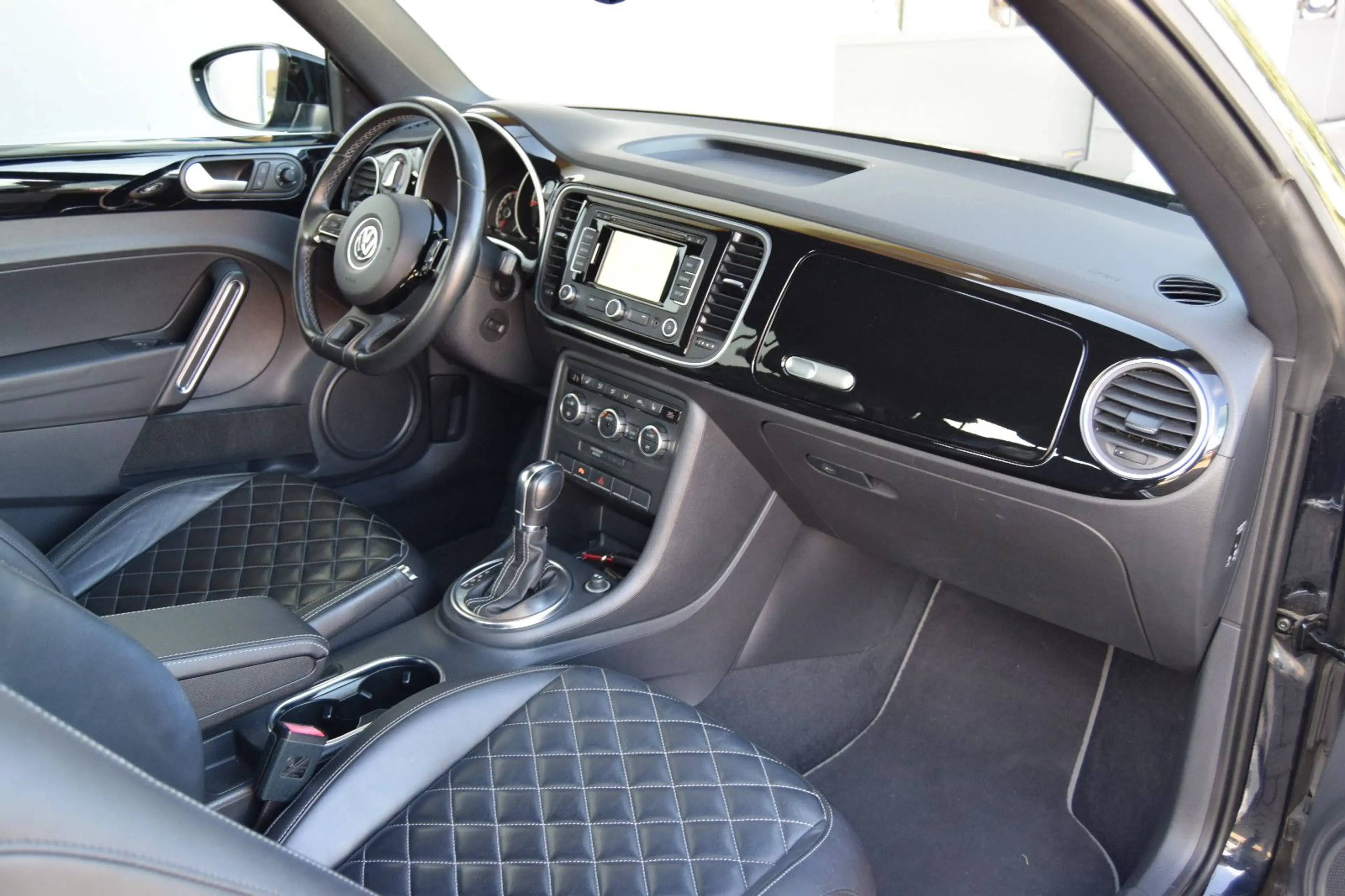 Volkswagen Beetle Cab, Exclusive Sport!AUTOMATIK!Navi,Leder — photo 14