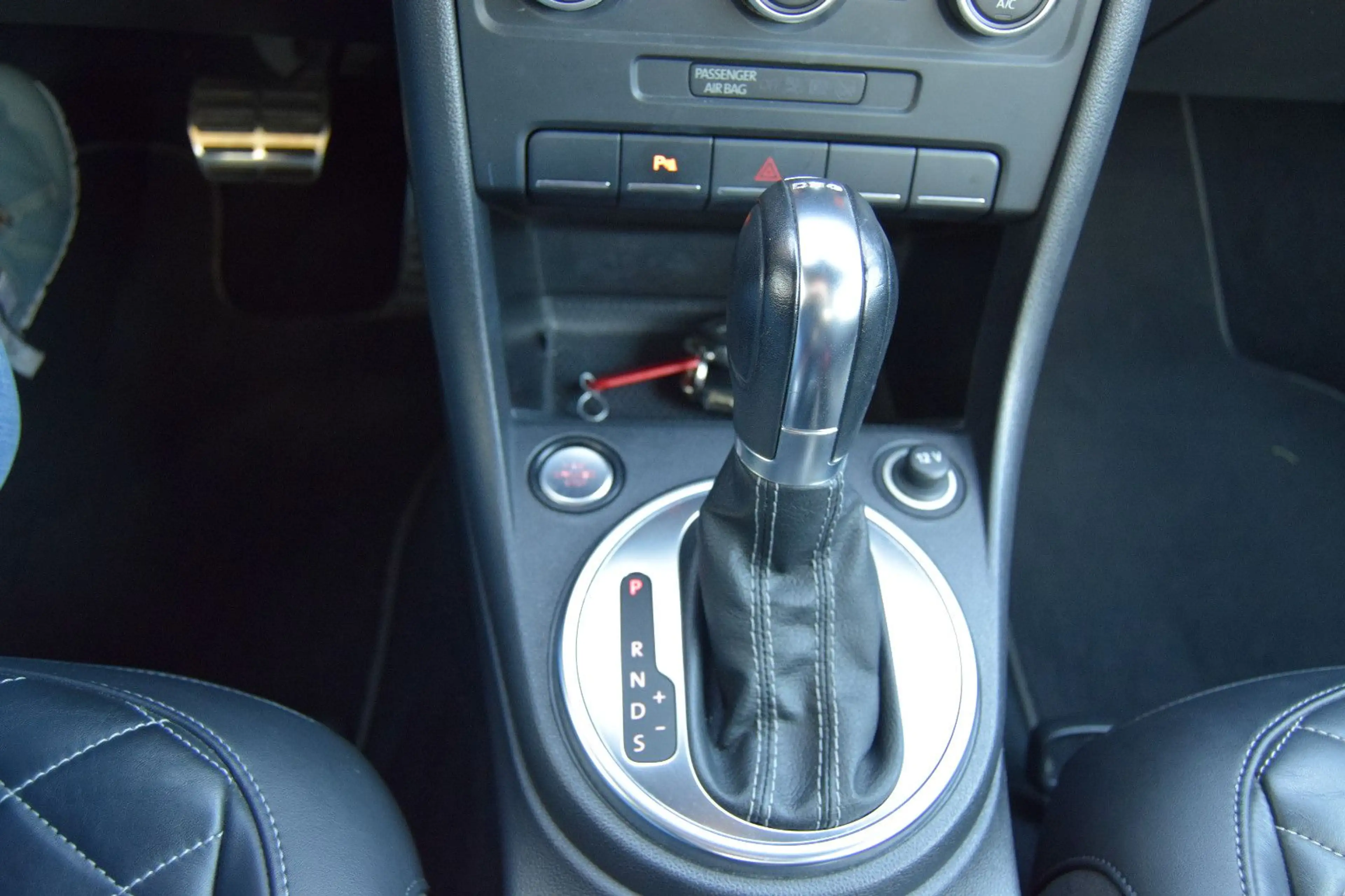 Volkswagen Beetle Cab, Exclusive Sport!AUTOMATIK!Navi,Leder — photo 13