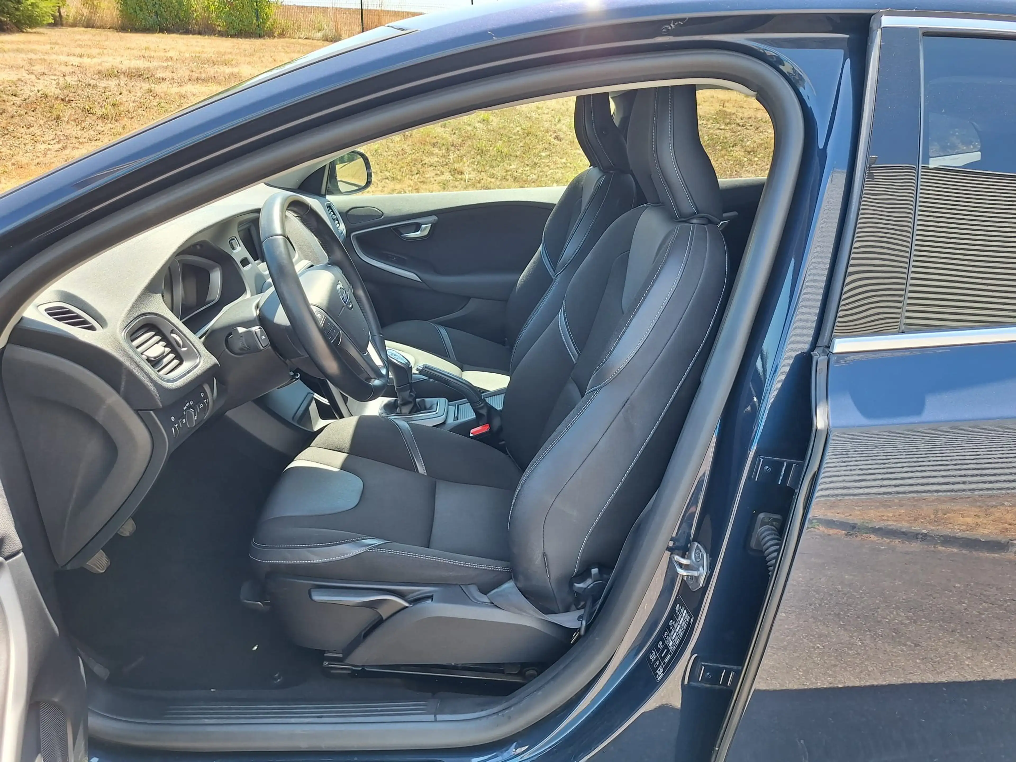 Volvo V40 V40 D2 Momentum — photo 9
